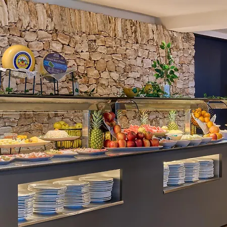 Fergus Cap Roig Hotel